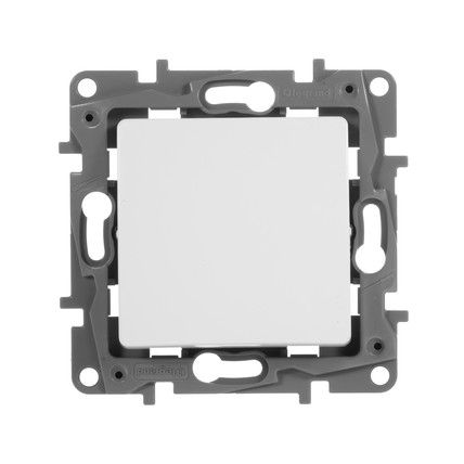 ����������� 1-���������. �����. Etika. Legrand 672201