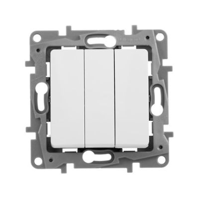 ����������� 3-��������� ����� Etika Legrand 672213